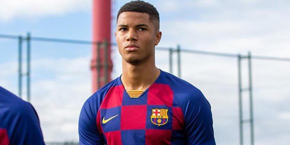 Chelsea Rekrut Xavier Mbuyamba dari Barca, Siapa Dia?